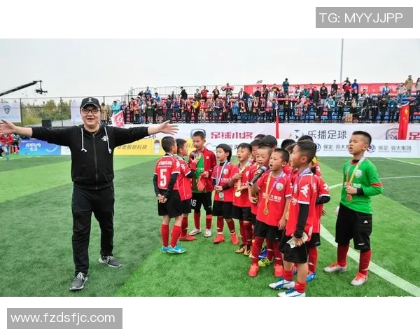 杨博闻足球之路：从青涩少年到职业球员的成长历程与梦想追逐